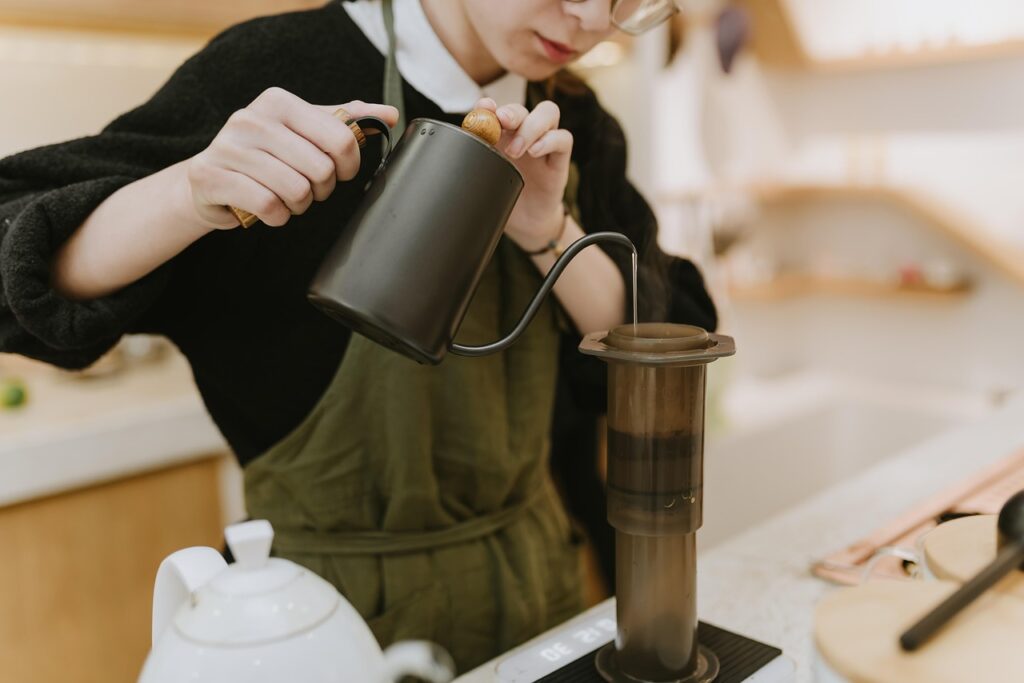 当前图片没有替代文字。文件名为：20926038-barista-6197867_1280.jpg